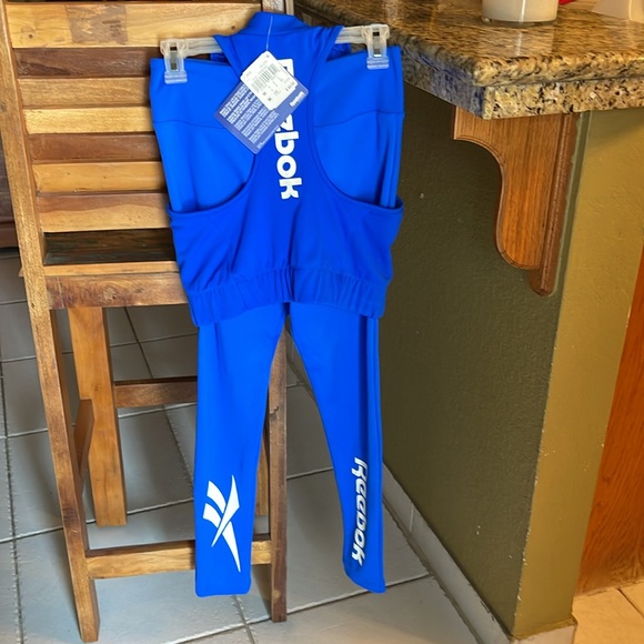 Ladies Reebok Running Outfit - Picture 2 of 7